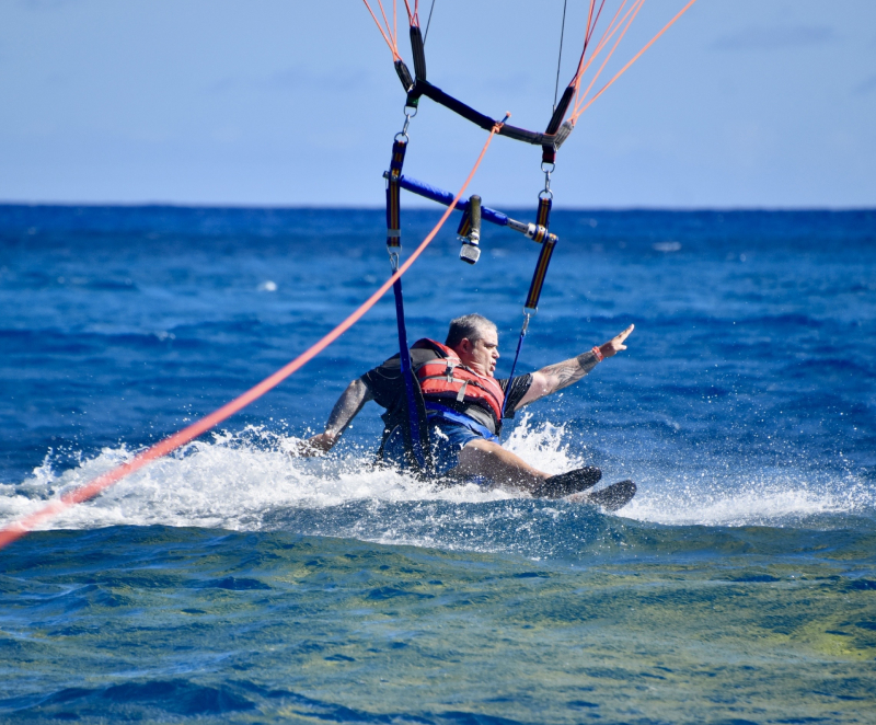 PARKLINQ team · Parasailing