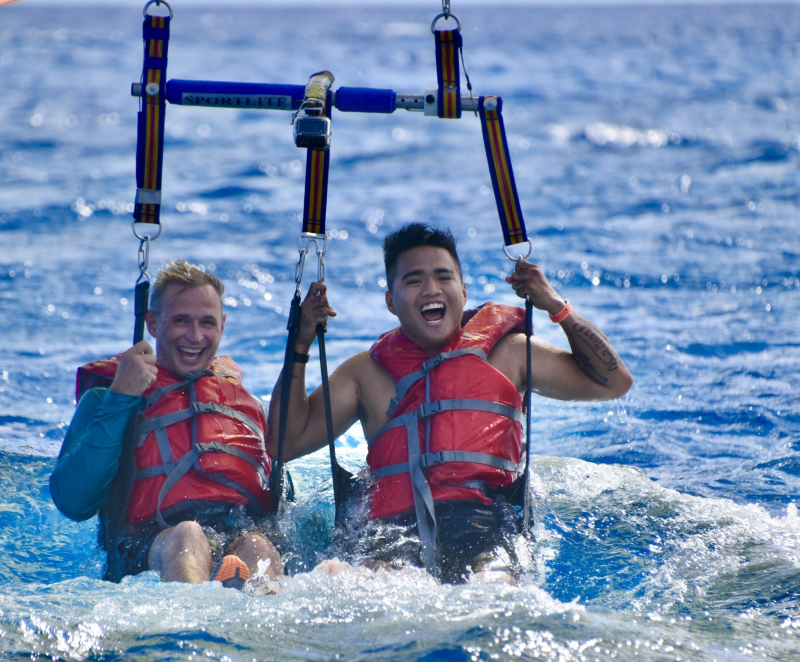 PARKLINQ team · Parasailing